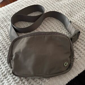 lululemon athletica Olive Crossbody Bag